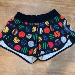 Lululemon athletica Tracker short - size 6